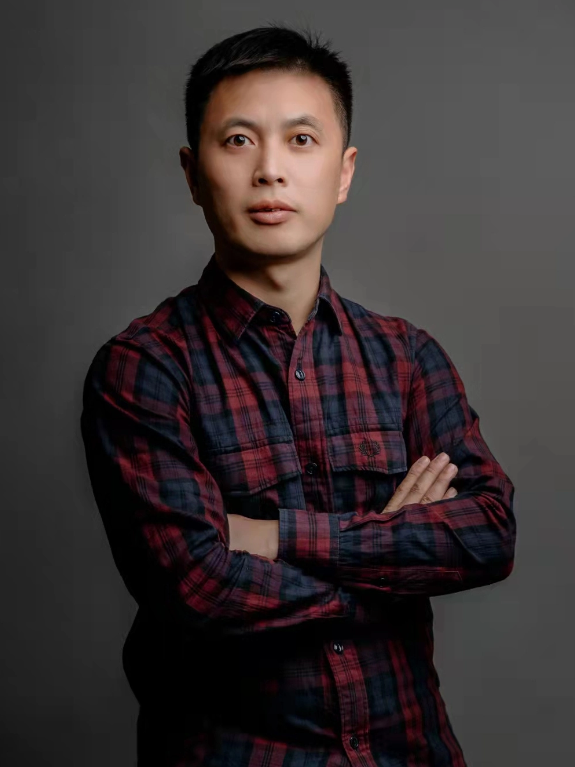 江鹏（国瓷红叶画院研究员）