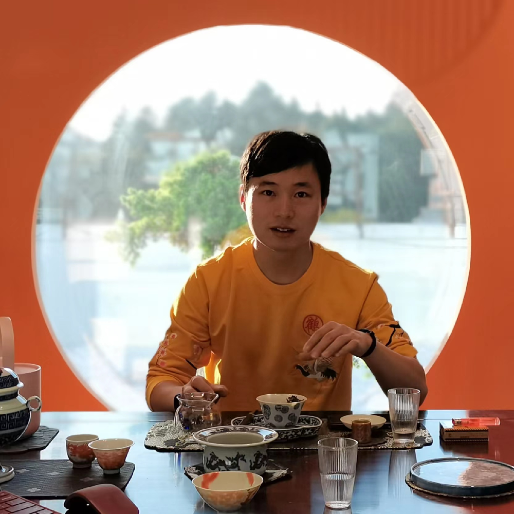 朱山（国瓷红叶画院高级画师）